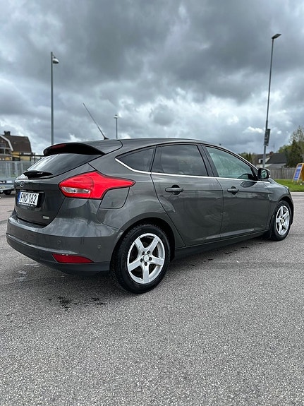 Ford Focus 3 of 5