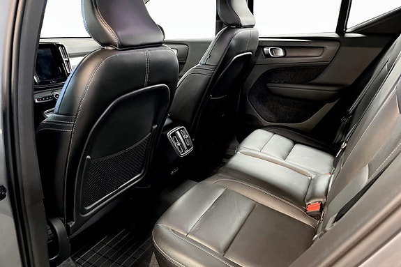 Volvo XC40 11 of 12