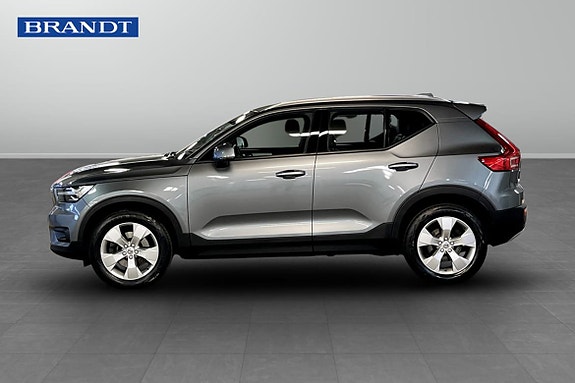 Volvo XC40 6 of 12