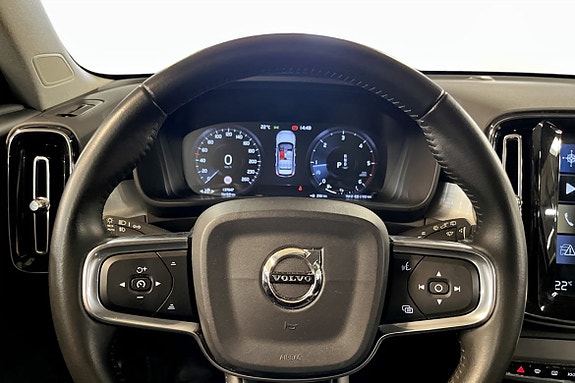 Volvo XC40 10 of 12