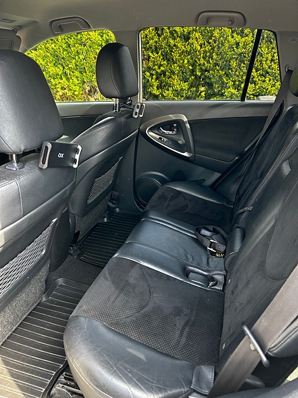 Toyota RAV4 5 of 5