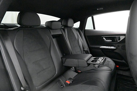 Mercedes-Benz EQE350 20 of 27
