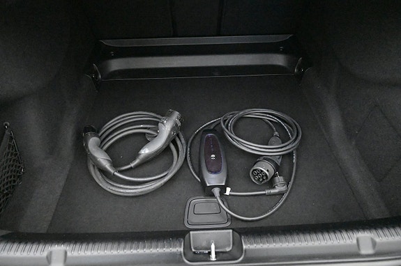 Mercedes-Benz EQE350 22 of 27