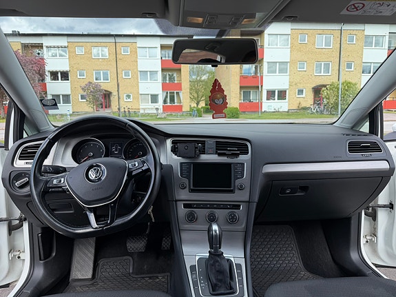 Volkswagen Golf VII 4 of 11