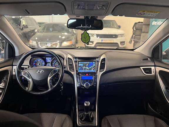 Hyundai i30 8 of 16