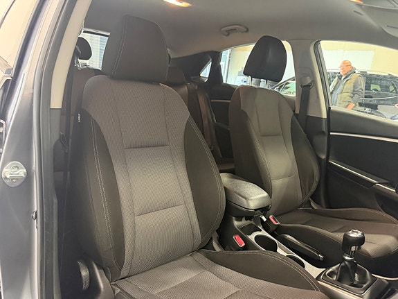 Hyundai i30 11 of 16