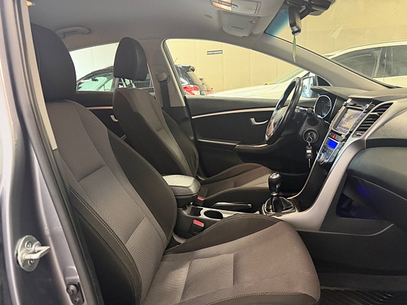 Hyundai i30 12 of 16