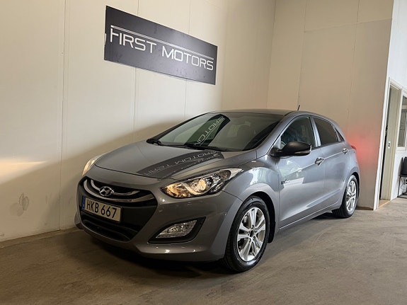 Hyundai i30 2 of 5