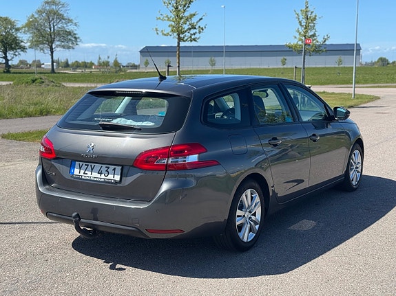 Peugeot 308 SW 4 of 5