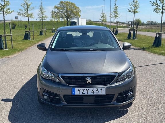 Peugeot 308 SW 2 of 5