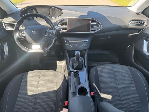 Peugeot 308 SW 9 of 9