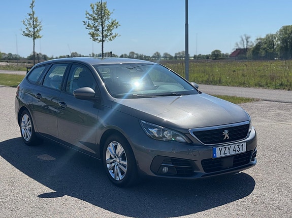 Peugeot 308 SW 3 of 5