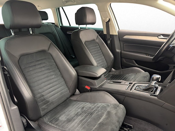Volkswagen Passat 24 of 30
