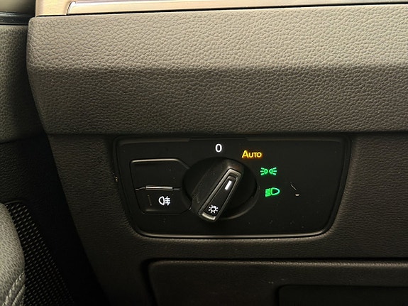 Volkswagen Passat 14 of 30