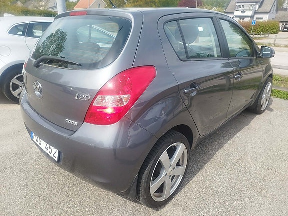 Hyundai i20 2 of 3