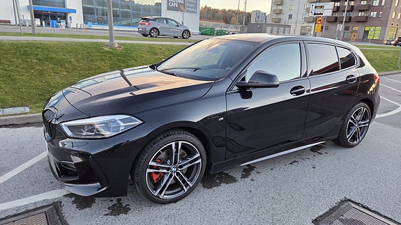 BMW 120d 2 of 5