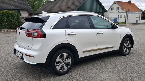 Kia Niro 2 of 5
