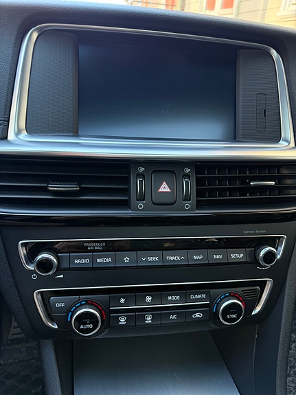 Kia Optima 10 of 19