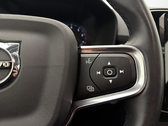 Volvo XC40 14 of 30