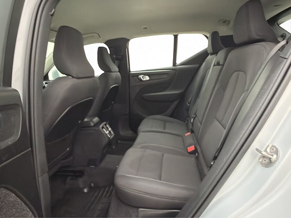 Volvo XC40 25 of 30