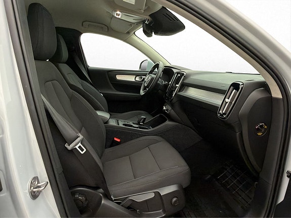 Volvo XC40 23 of 30