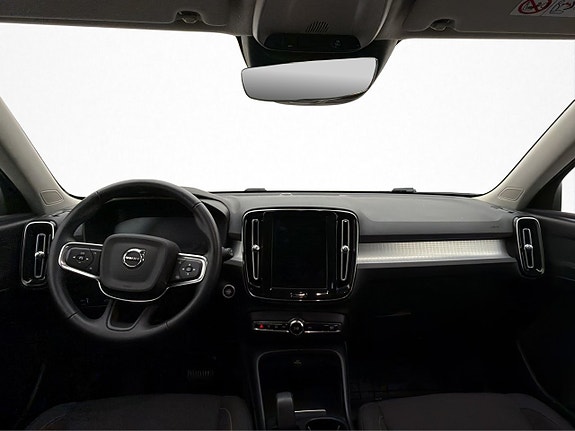 Volvo XC40 10 of 30