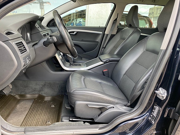 Volvo V70 7 of 14