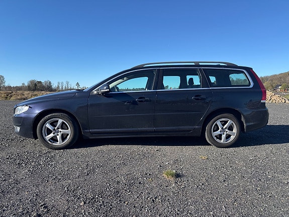 Volvo V70 12 of 14