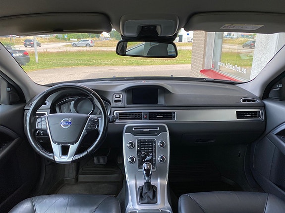 Volvo V70 5 of 14