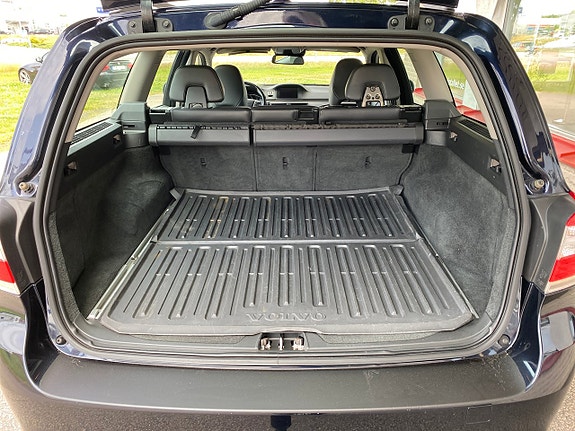 Volvo V70 10 of 14