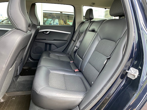Volvo V70 6 of 14