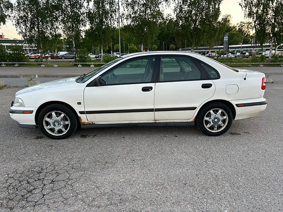 Volvo S40 4 of 5