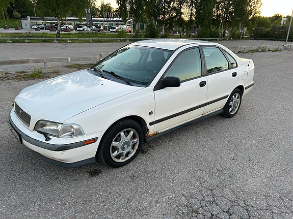Volvo S40 3 of 5