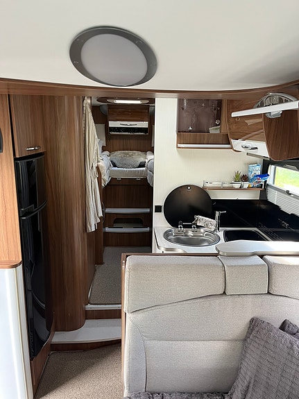 Pilote Sensation - P746GJ - Automat - ALDE - Långbäddar - 4400 kg - Mycket välvårdad 9 of 12