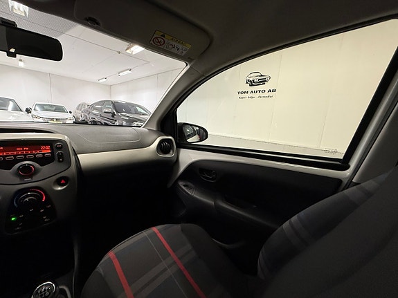 Peugeot 108 27 of 29