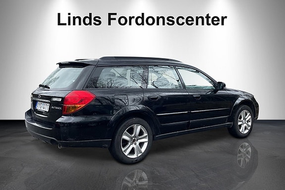 Subaru Outback 3 of 6