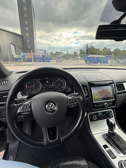 Volkswagen Touareg 9 of 12