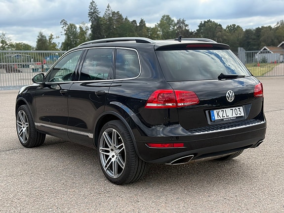 Volkswagen Touareg 3 of 12