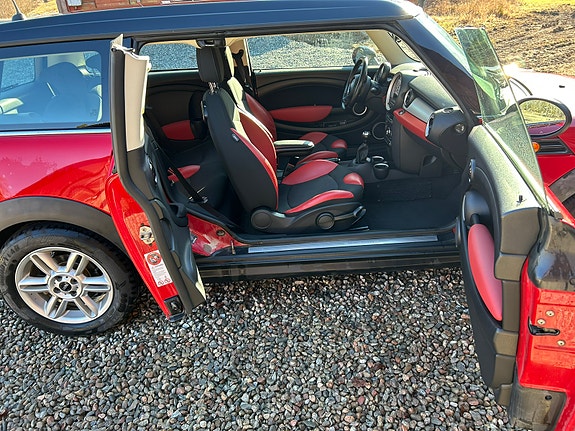 MINI Cooper 5 of 5