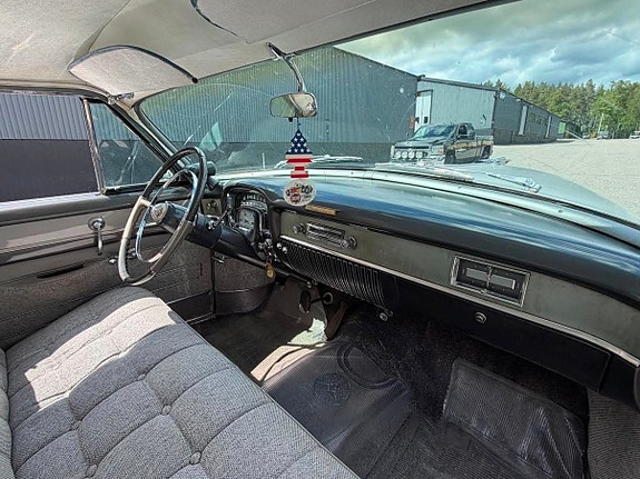 Cadillac Series 62 16 of 27