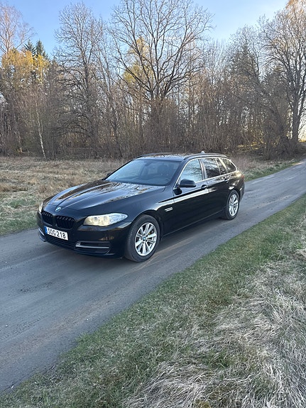BMW 520d 2 of 5
