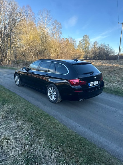 BMW 520d 4 of 5
