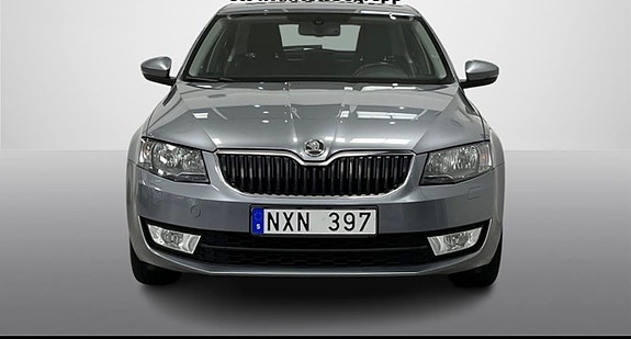Skoda Octavia 2 of 5