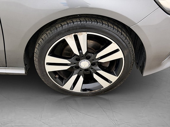 Mercedes-Benz A180 13 of 29