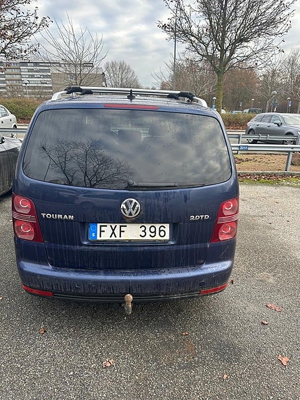 Volkswagen Touran 3 of 5