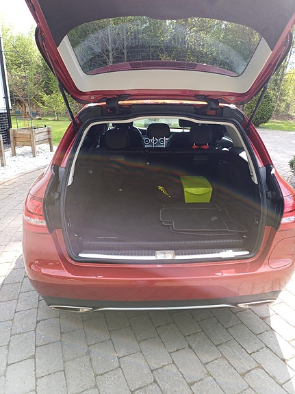 Mercedes-Benz C350 9 of 9