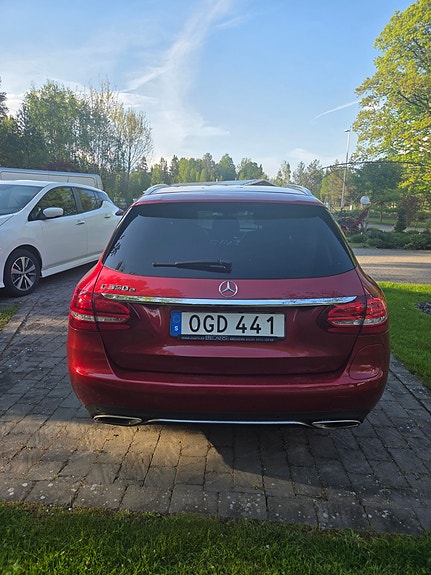 Mercedes-Benz C350 3 of 9