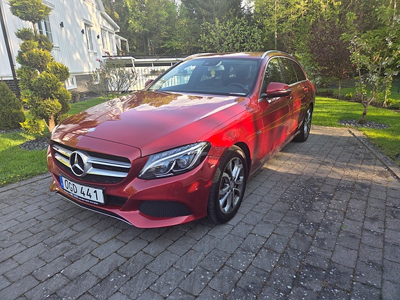 Mercedes-Benz C350 5 of 9