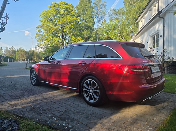 Mercedes-Benz C350 4 of 9