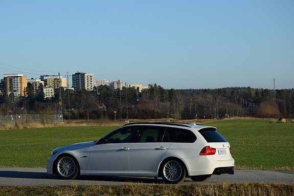BMW 335i 3 of 7
